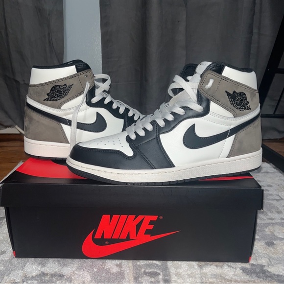 Jordan 1 High Dark Mocha - Picture 1 of 16